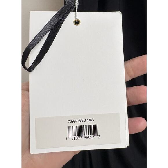 Mac Duggal Black One Shoulder Ruched Embellished Gown Size 18W NWT Formal - Picture 7 of 8